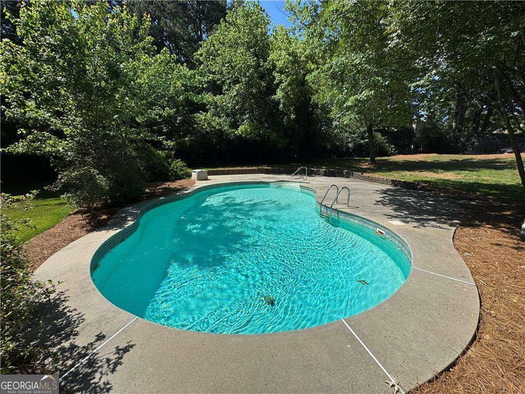 Photo of 555 Saddle Creek Circle, Roswell, GA 30076 (MLS # 10769291)