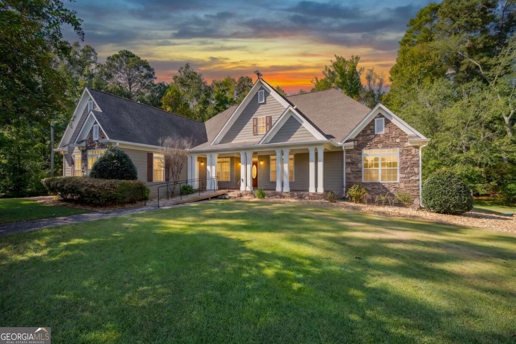 Photo of 1215 Cullpepper Road NE, Calhoun, GA 30701 (MLS # 10847426)