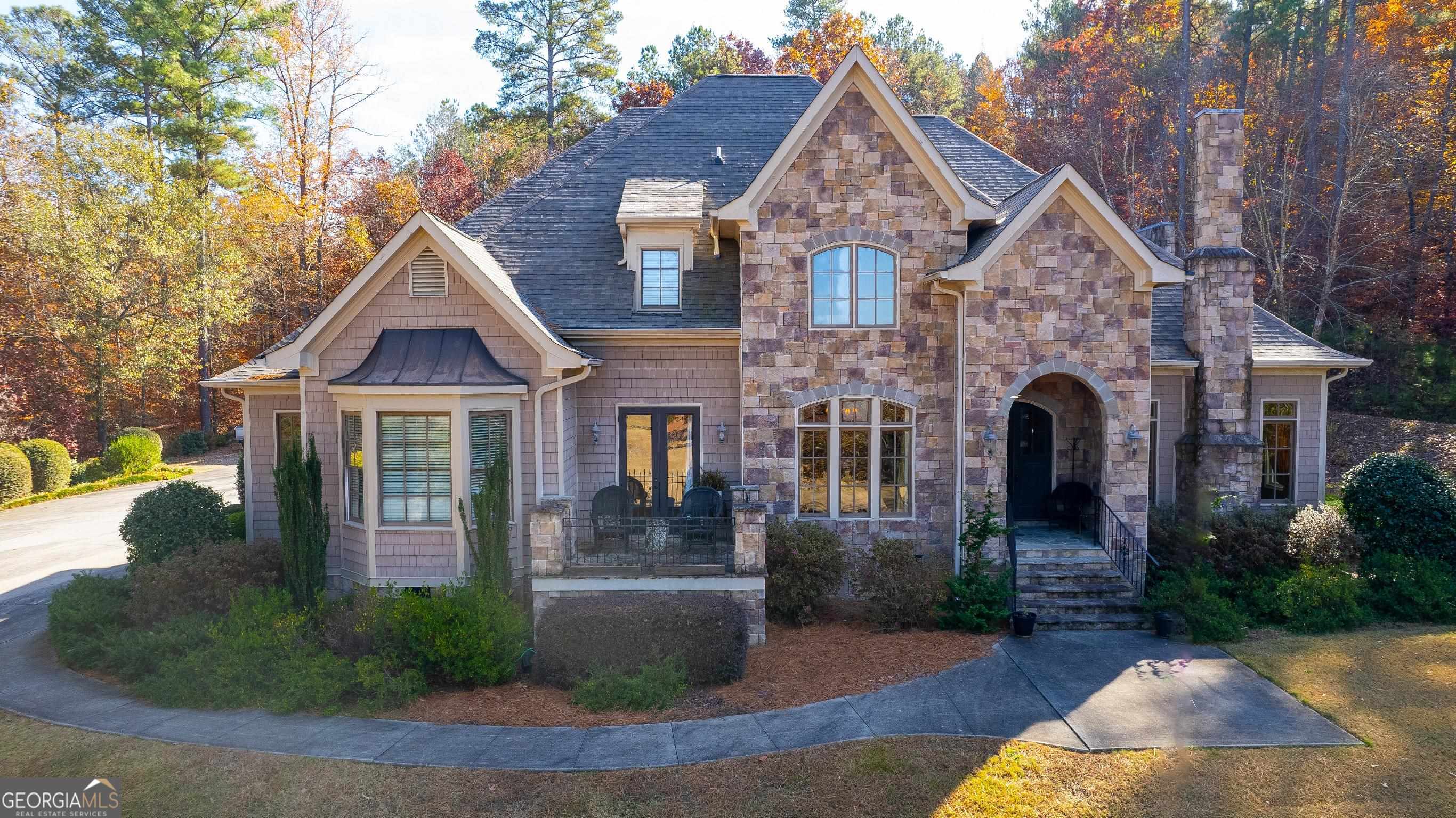 320 N River RD