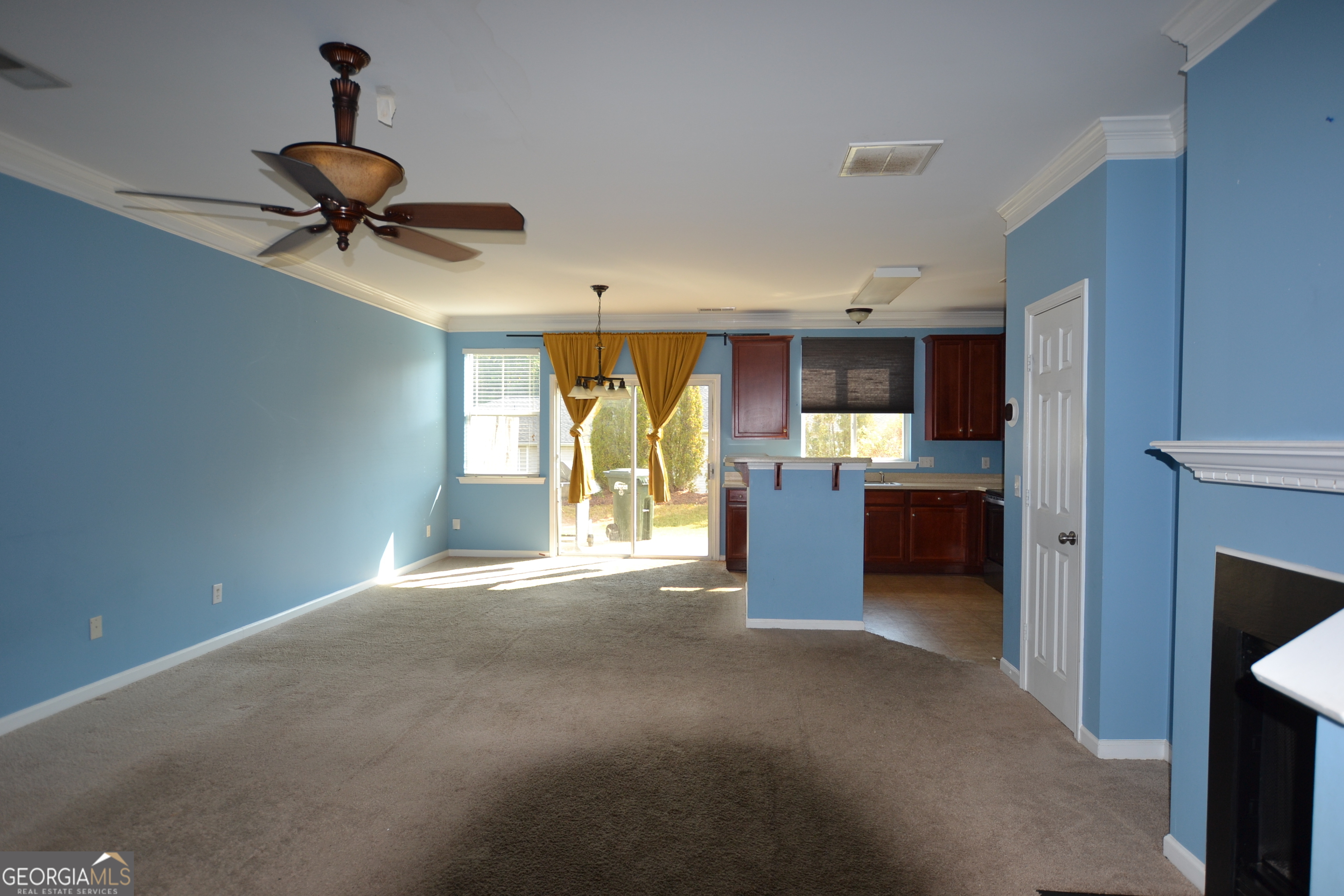 320 Oak Leaf PL