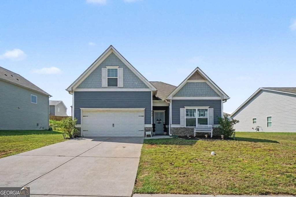 Photo of 207 Malbone Street SW, Cartersville, GA 30120 (MLS # 10842140)