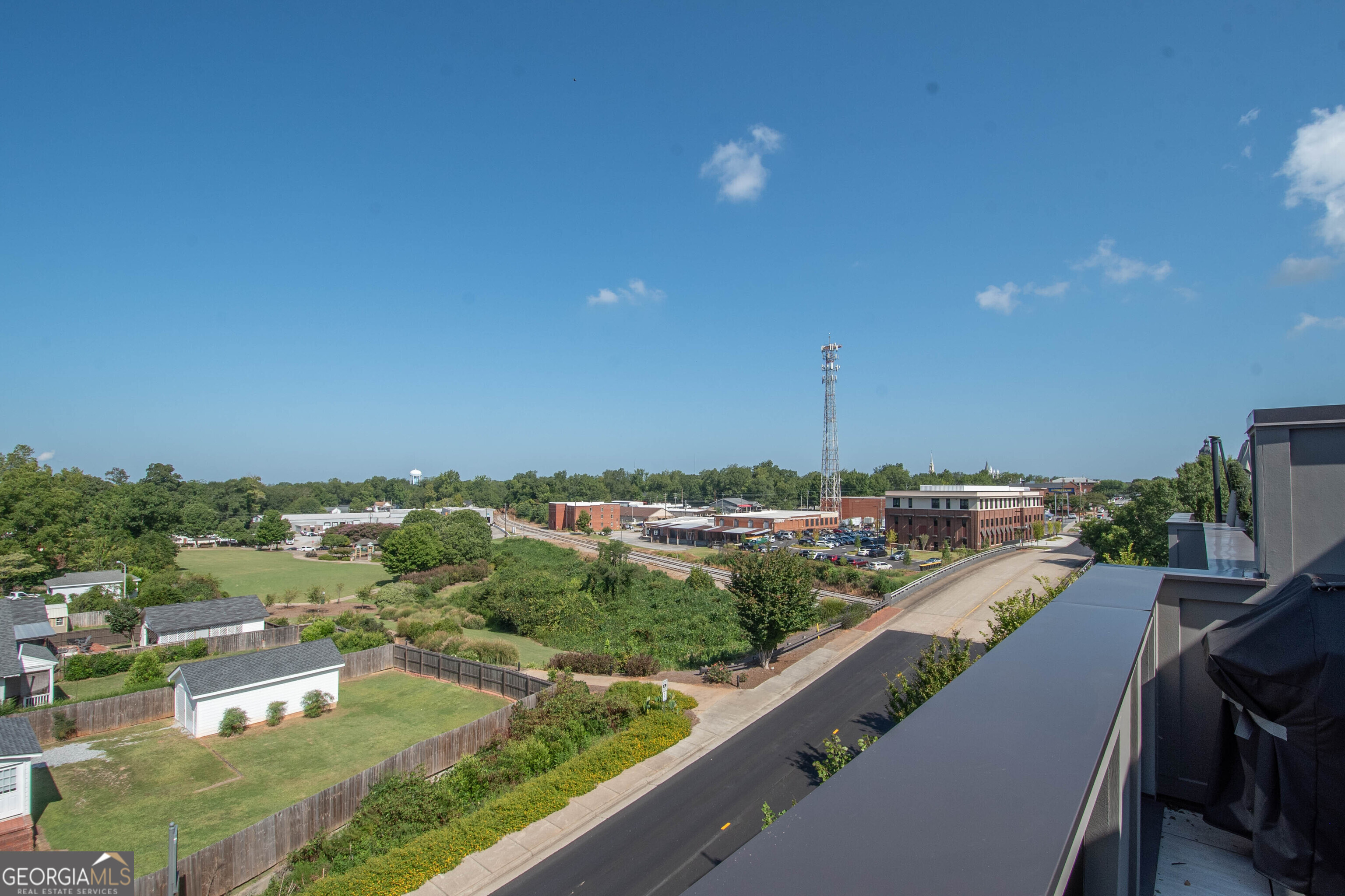 Newnan, Georgia 30263, United States, 3 Bedrooms Bedrooms, ,4 BathroomsBathrooms,Residential,Pending,45805