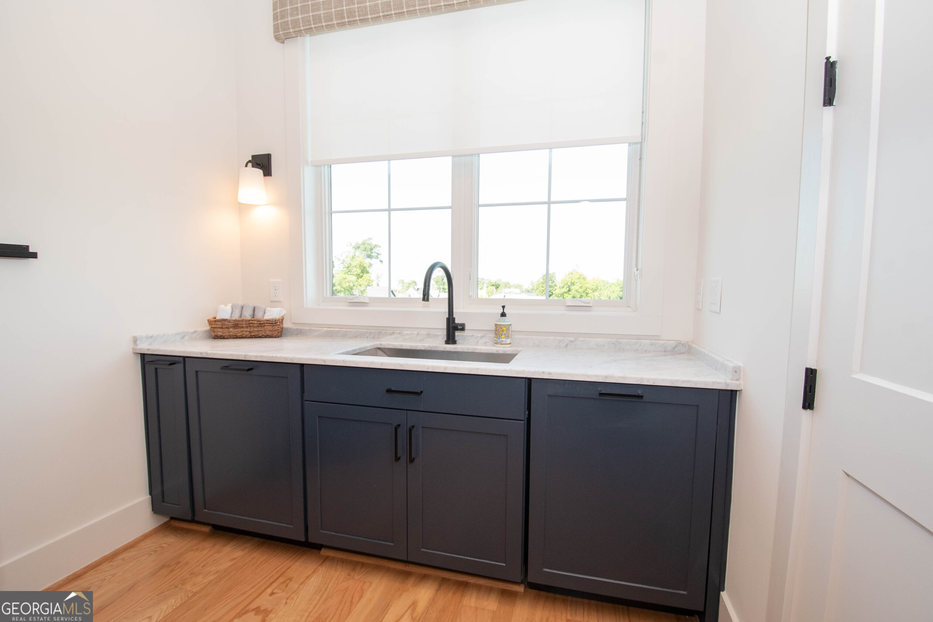 Newnan, Georgia 30263, United States, 3 Bedrooms Bedrooms, ,4 BathroomsBathrooms,Residential,Pending,45805