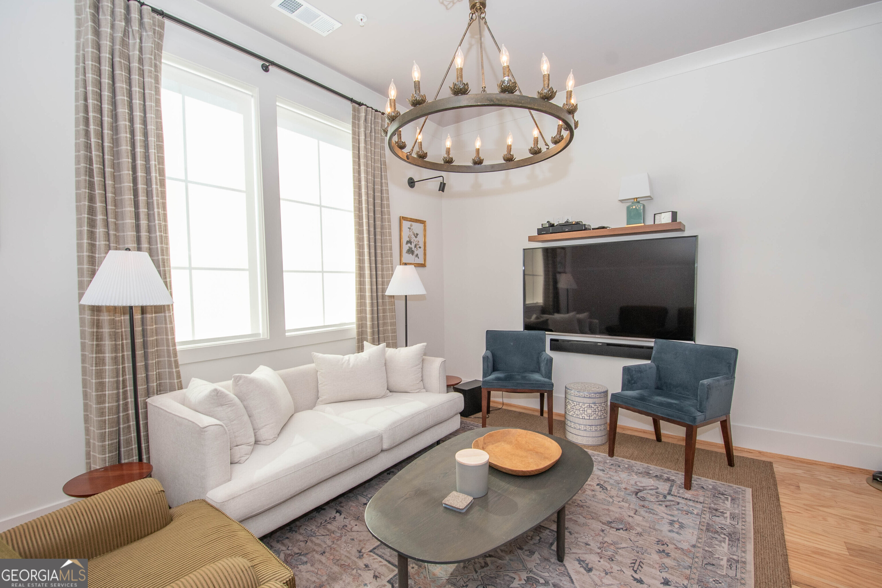 Newnan, Georgia 30263, United States, 3 Bedrooms Bedrooms, ,4 BathroomsBathrooms,Residential,Pending,45805