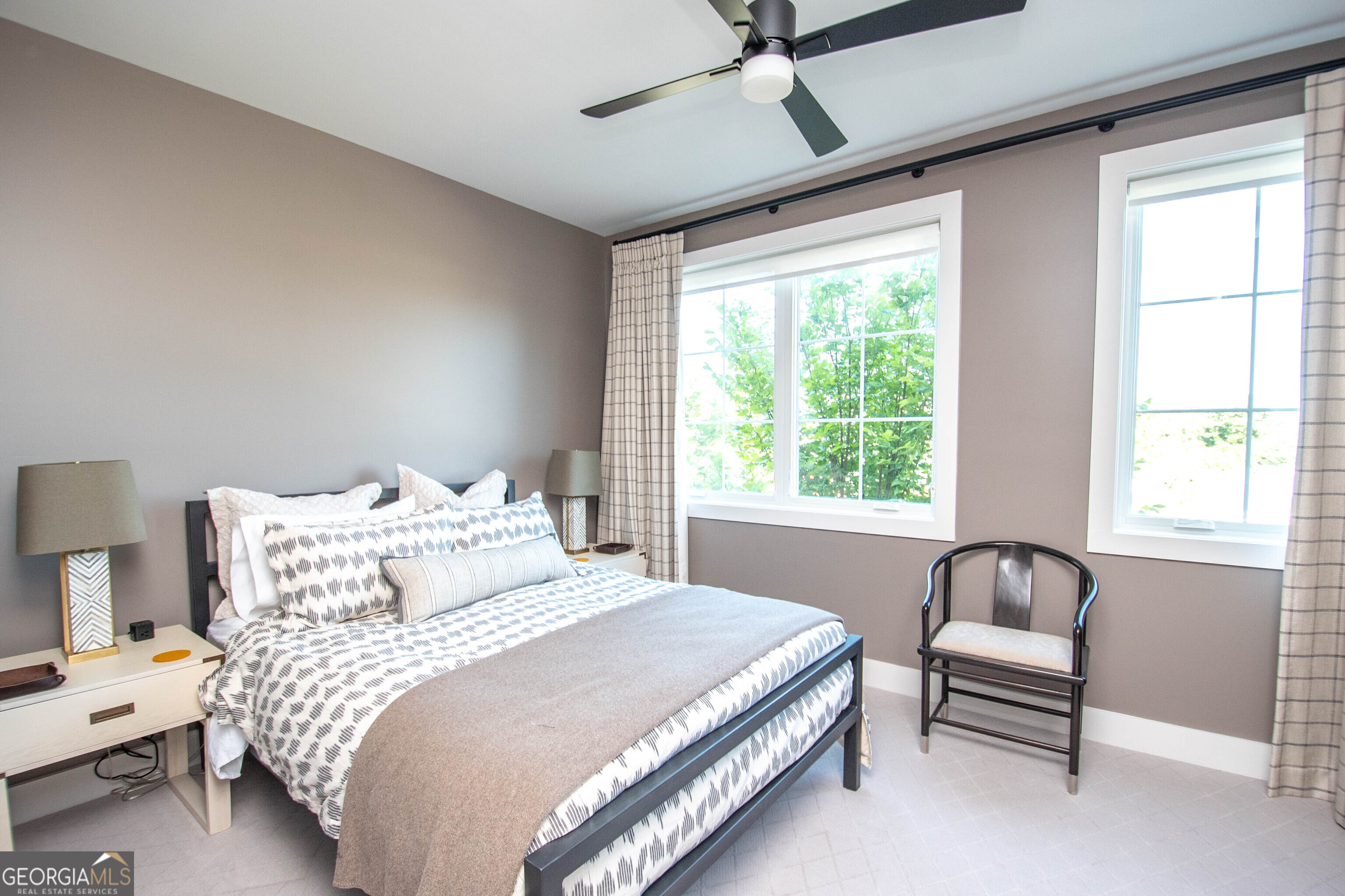 Newnan, Georgia 30263, United States, 3 Bedrooms Bedrooms, ,4 BathroomsBathrooms,Residential,Pending,45805