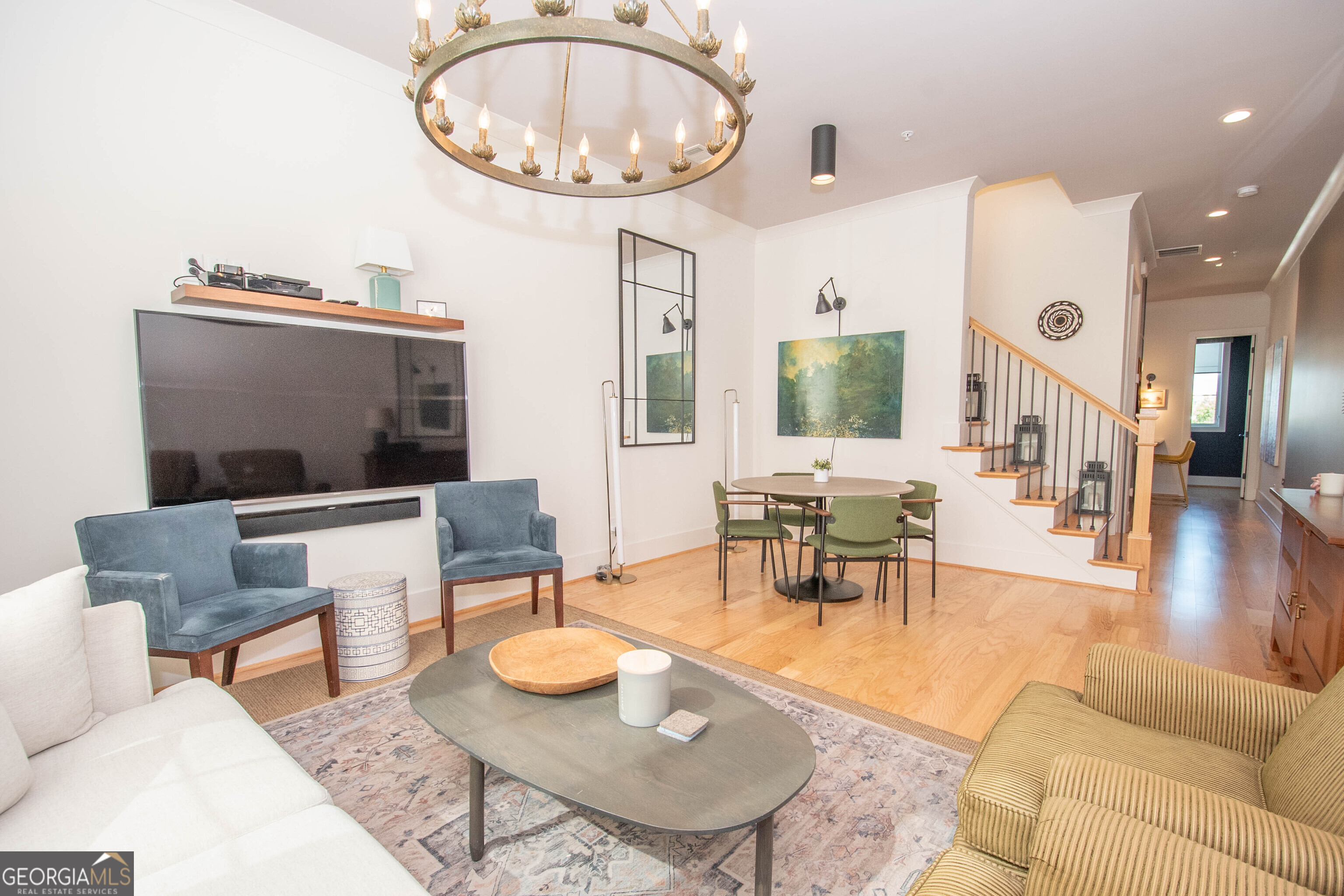 Newnan, Georgia 30263, United States, 3 Bedrooms Bedrooms, ,4 BathroomsBathrooms,Residential,Pending,45805