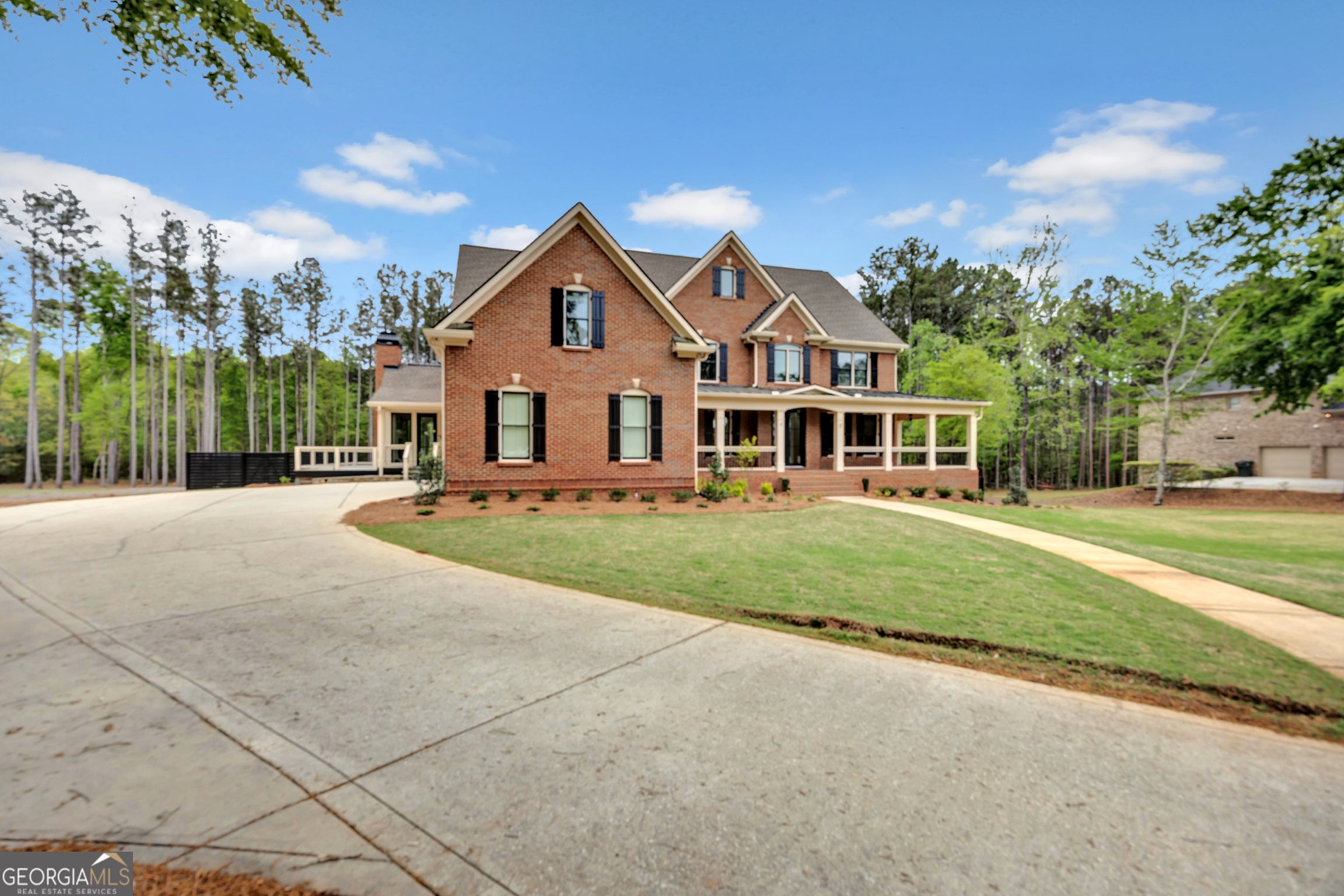 50 Drummond PL