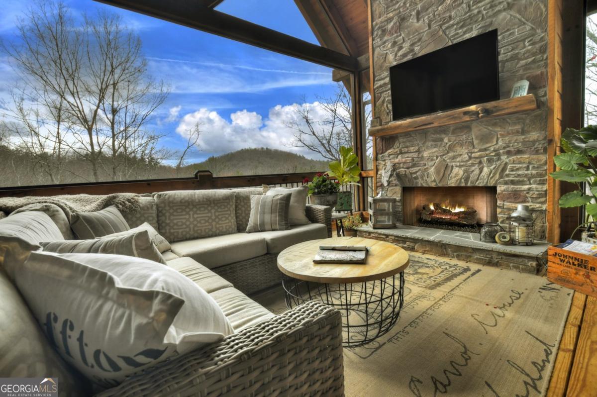 152 Oceola DR
