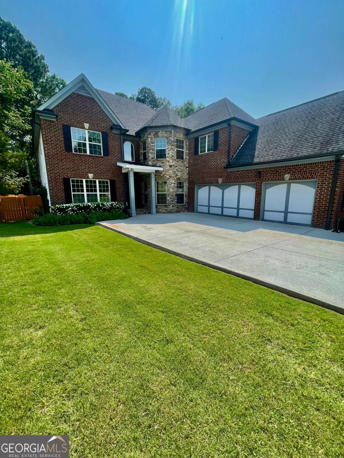 3499 Lake Mill RD