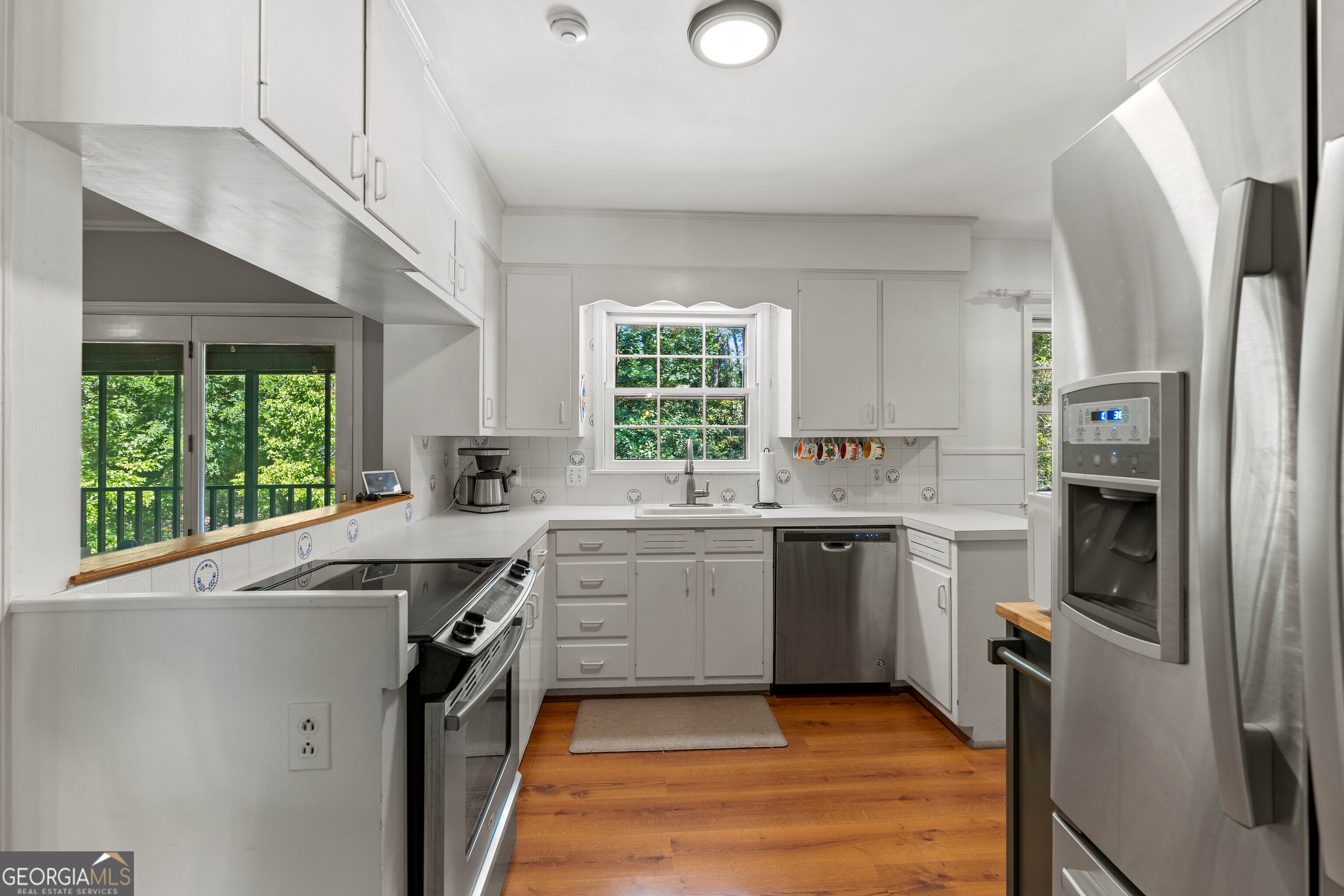 650 Crestview TER