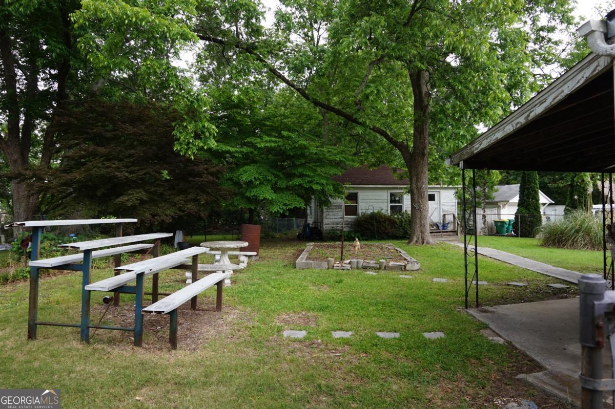 829 Warren DR