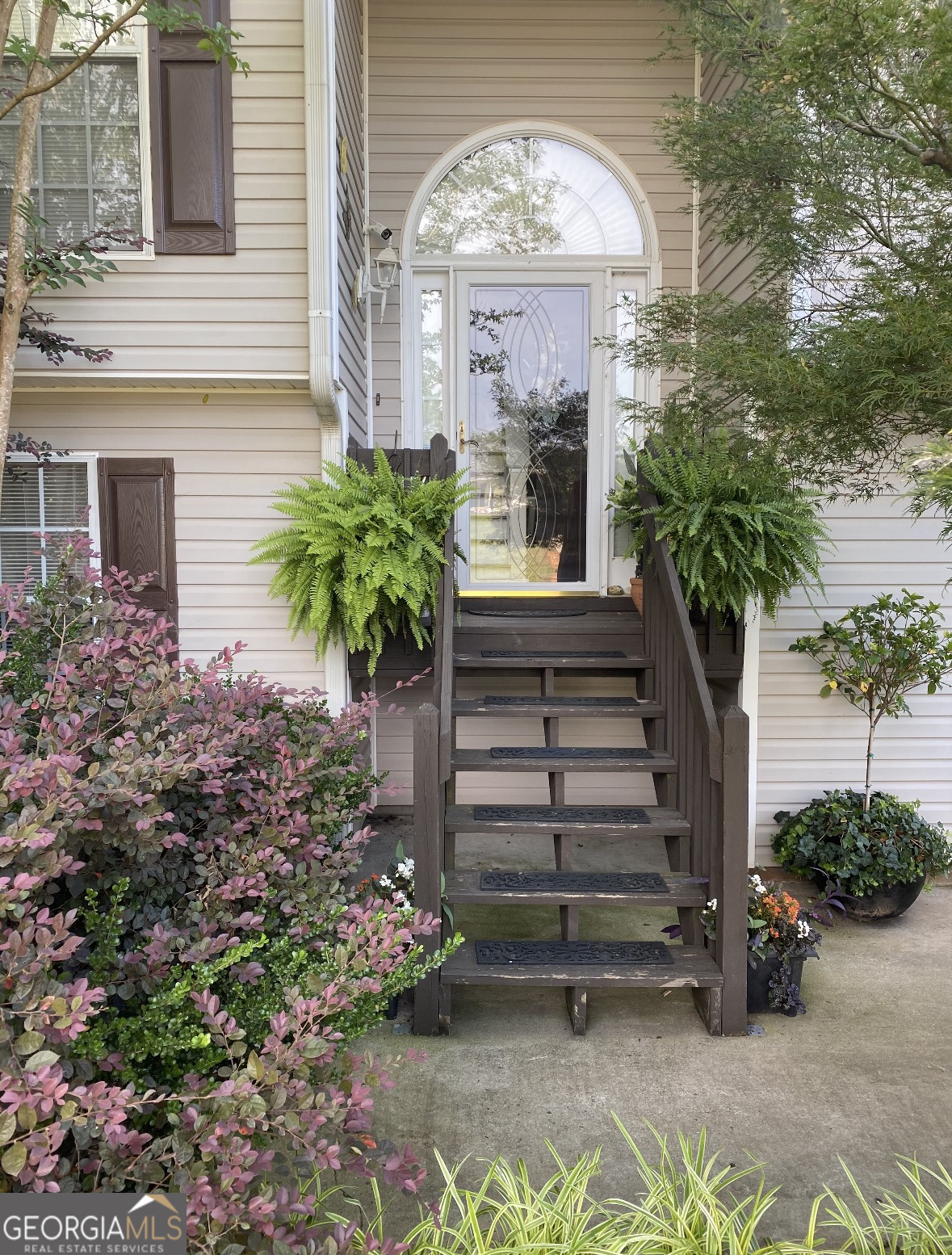 112 Canterbury CT