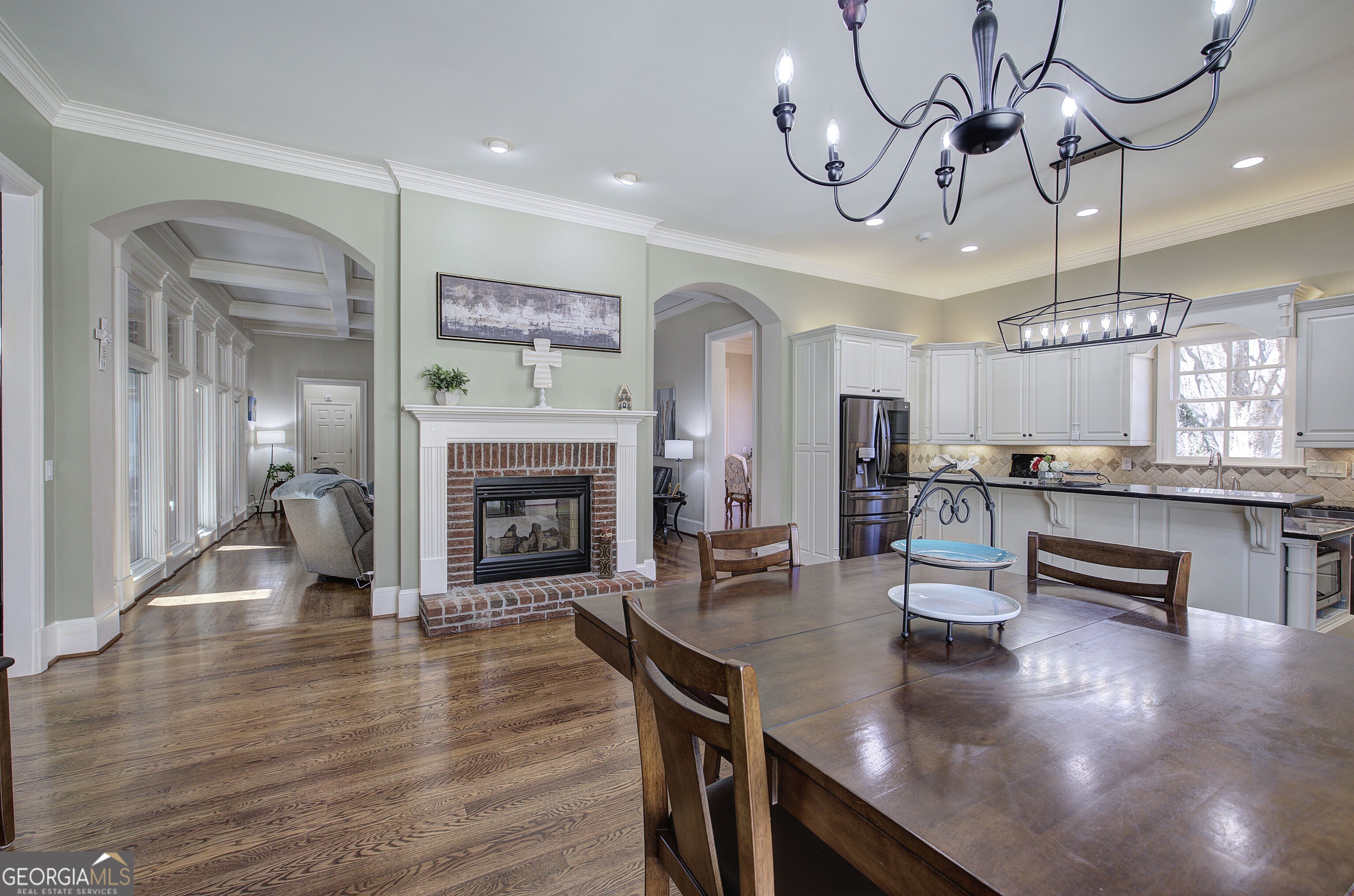 2160 Kensington Gates DR NW