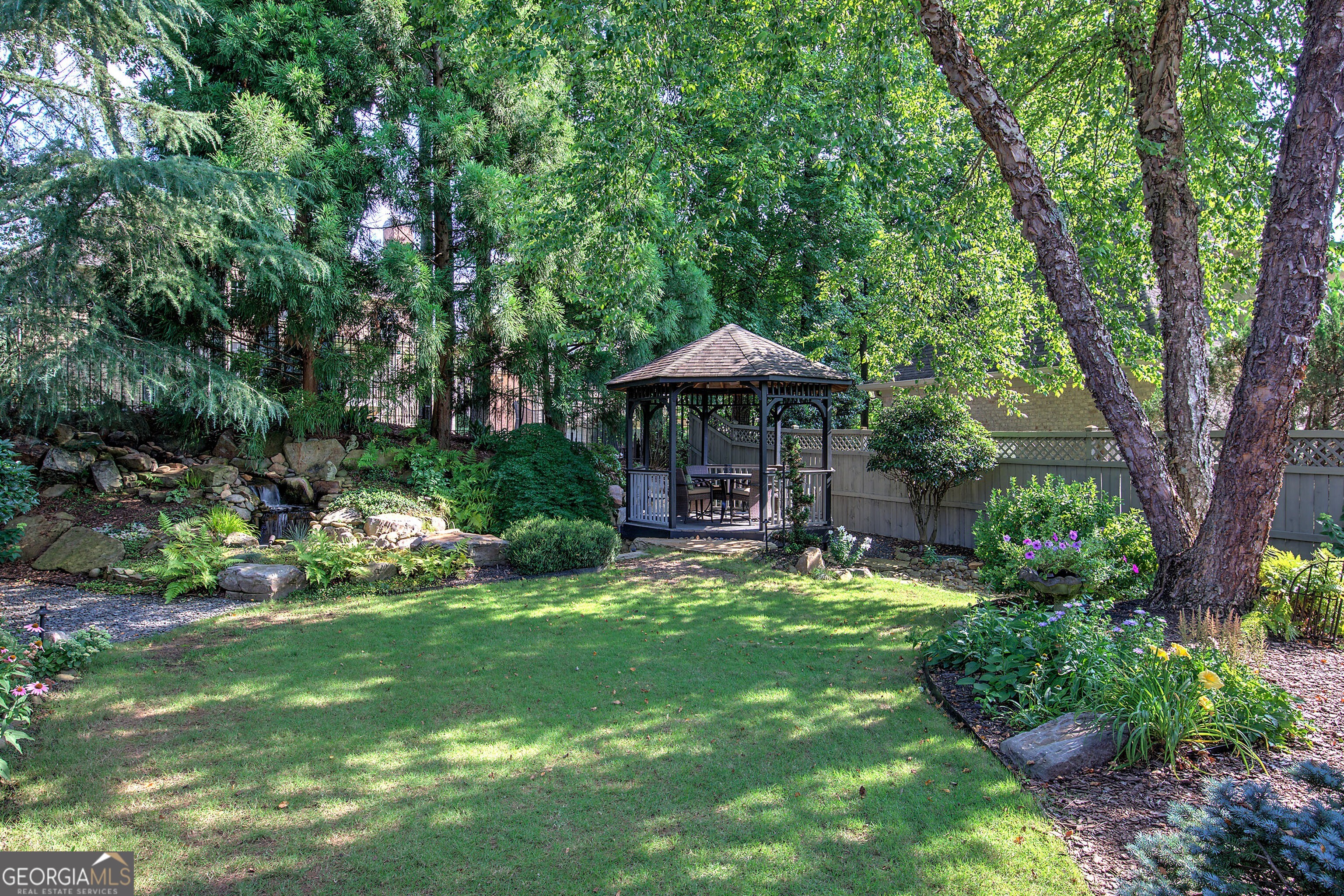 2160 Kensington Gates DR NW