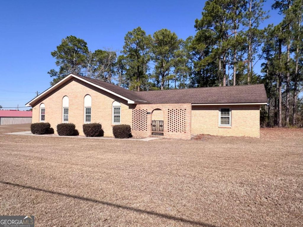 Photo of 564 W Oglethorpe Avenue, Lyons, GA 30436 (MLS # 10758141)