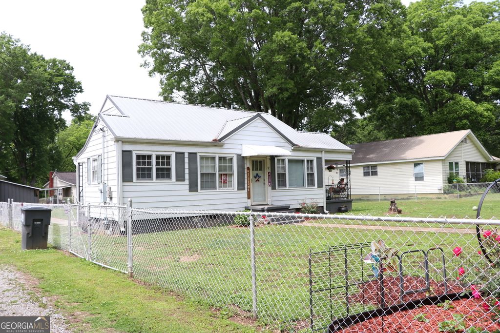 Photo of 95 Cherry St, Trion, GA 30753 (MLS # 10761148)