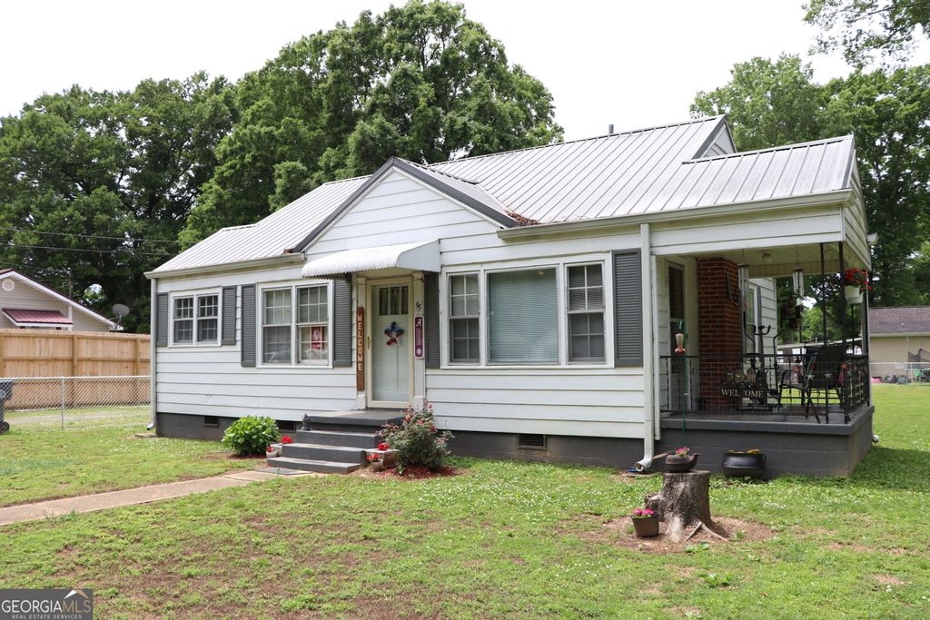 Photo of 95 Cherry St, Trion, GA 30753 (MLS # 10761148)