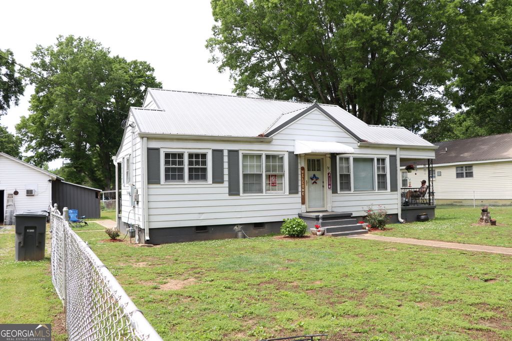 Photo of 95 Cherry St, Trion, GA 30753 (MLS # 10761148)