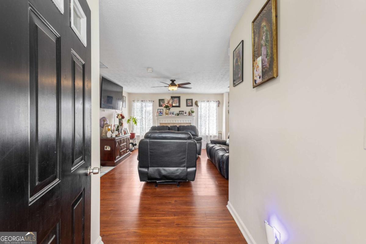 1729 Brandi LN