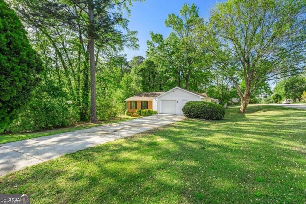 Photo of 2254 Lisbon Lane, Jonesboro, GA 30236 (MLS # 10669091)