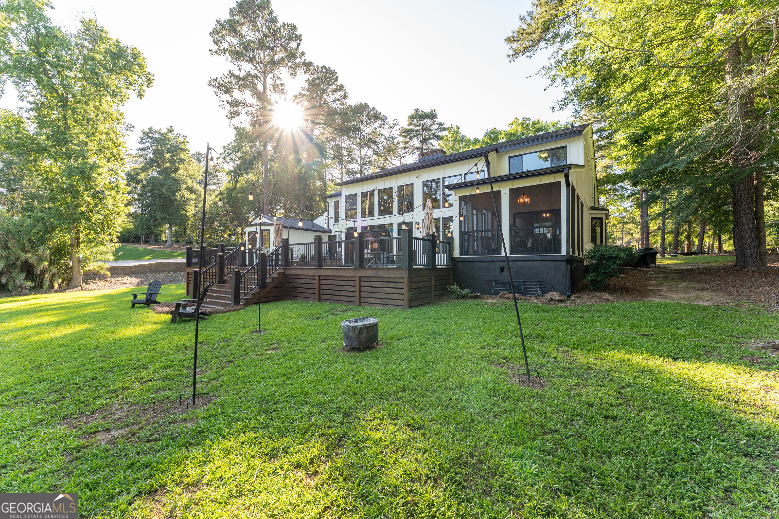 183 Lakecrest DR