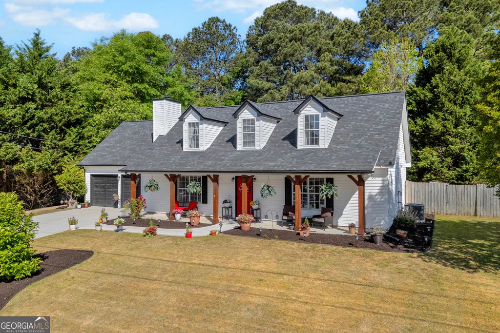 Photo of 241 Fox Run, Loganville, GA 30052 (MLS # 10754845)