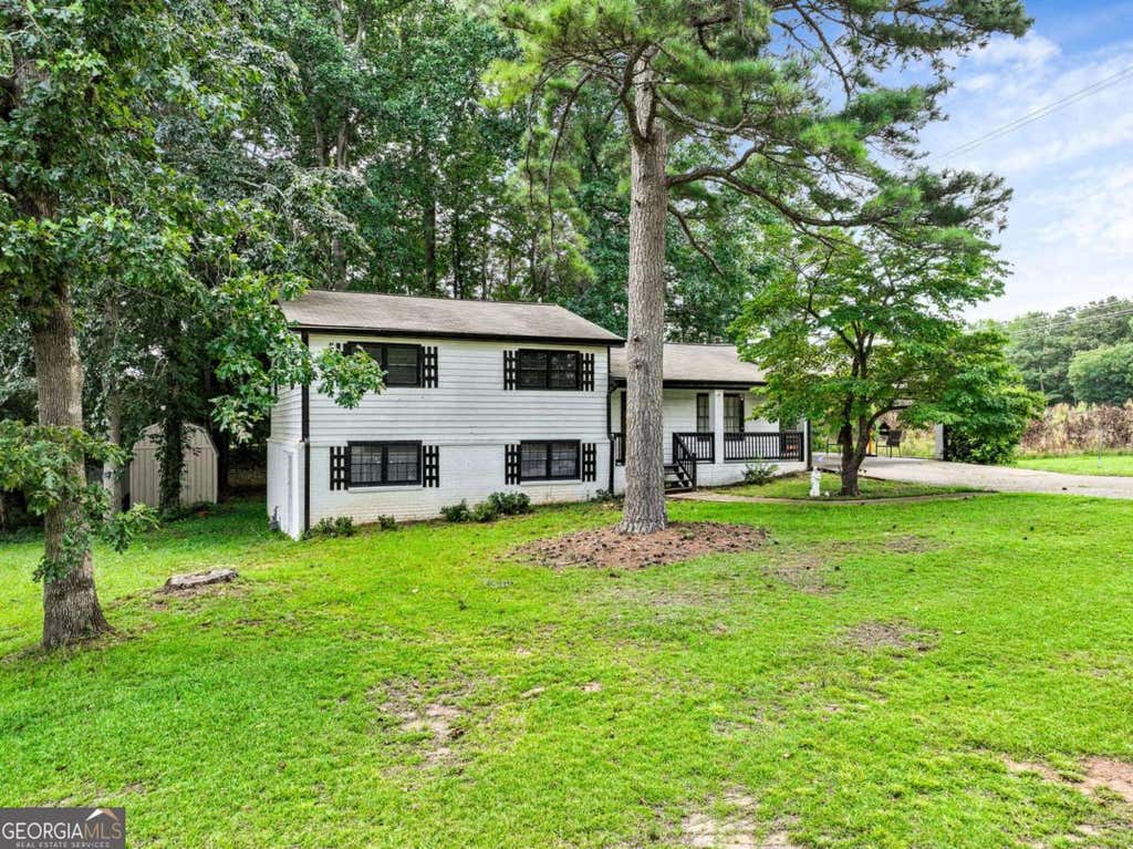 Photo of 3918 Sherwood Drive, Douglasville, GA 30135 (MLS # 10822840)
