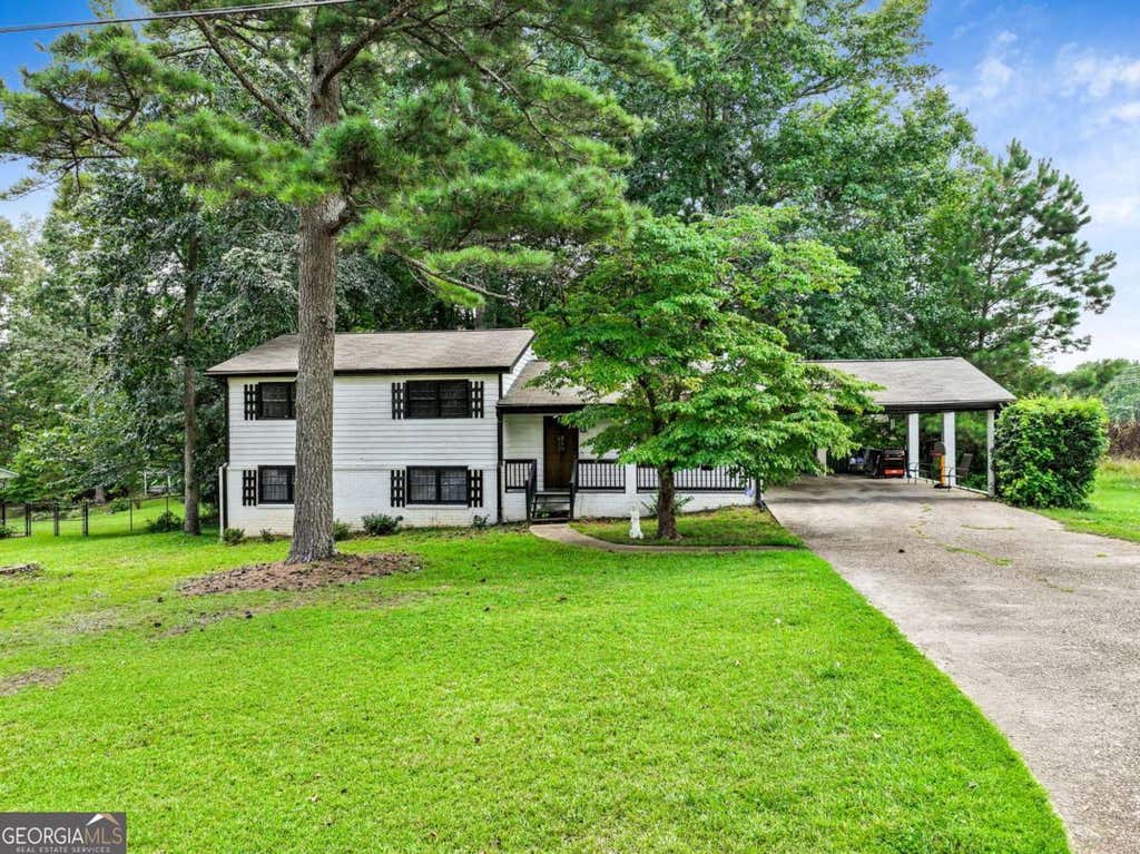 Photo of 3918 Sherwood Drive, Douglasville, GA 30135 (MLS # 10822840)