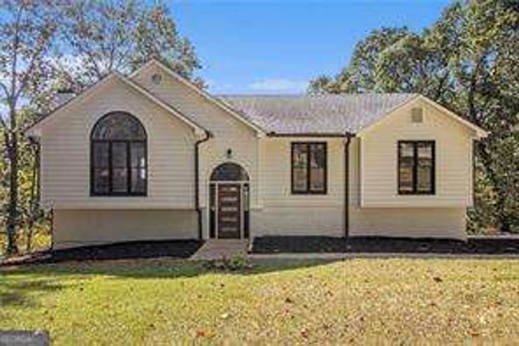 Photo of 29 Greenwood Drive SW, Cartersville, GA 30120 (MLS # 10682899)