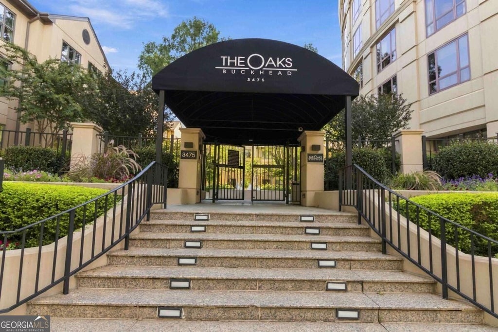 Photo of 3475 OAK VALLEY Rd #140, Atlanta, GA 30326 (MLS # 10846750)