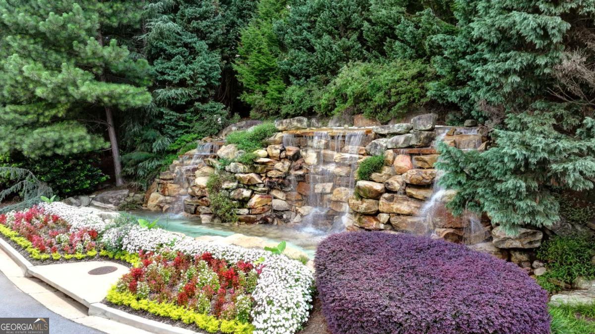 GRAND ESTATES OF THE SOUTH - Land