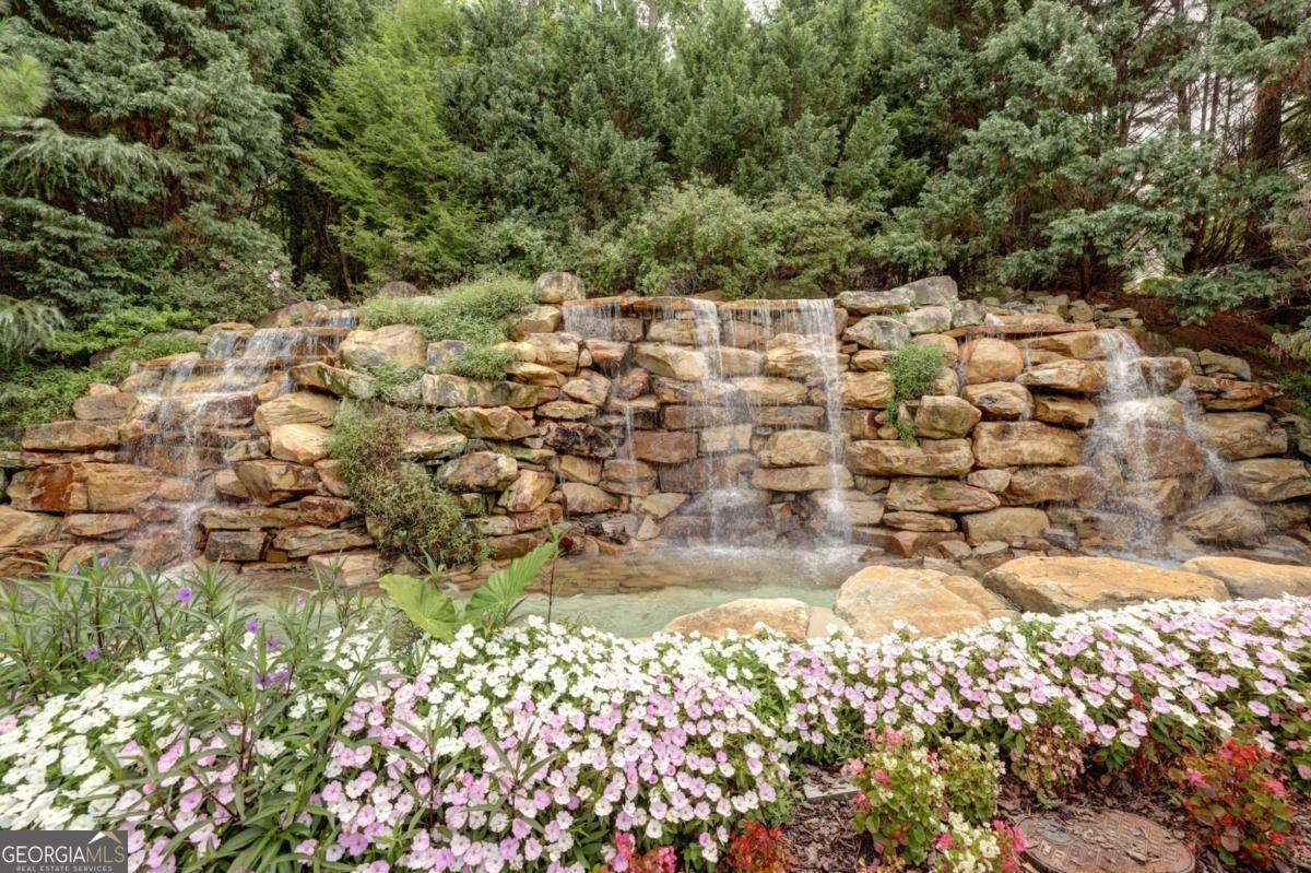 9715 Almaviva DR