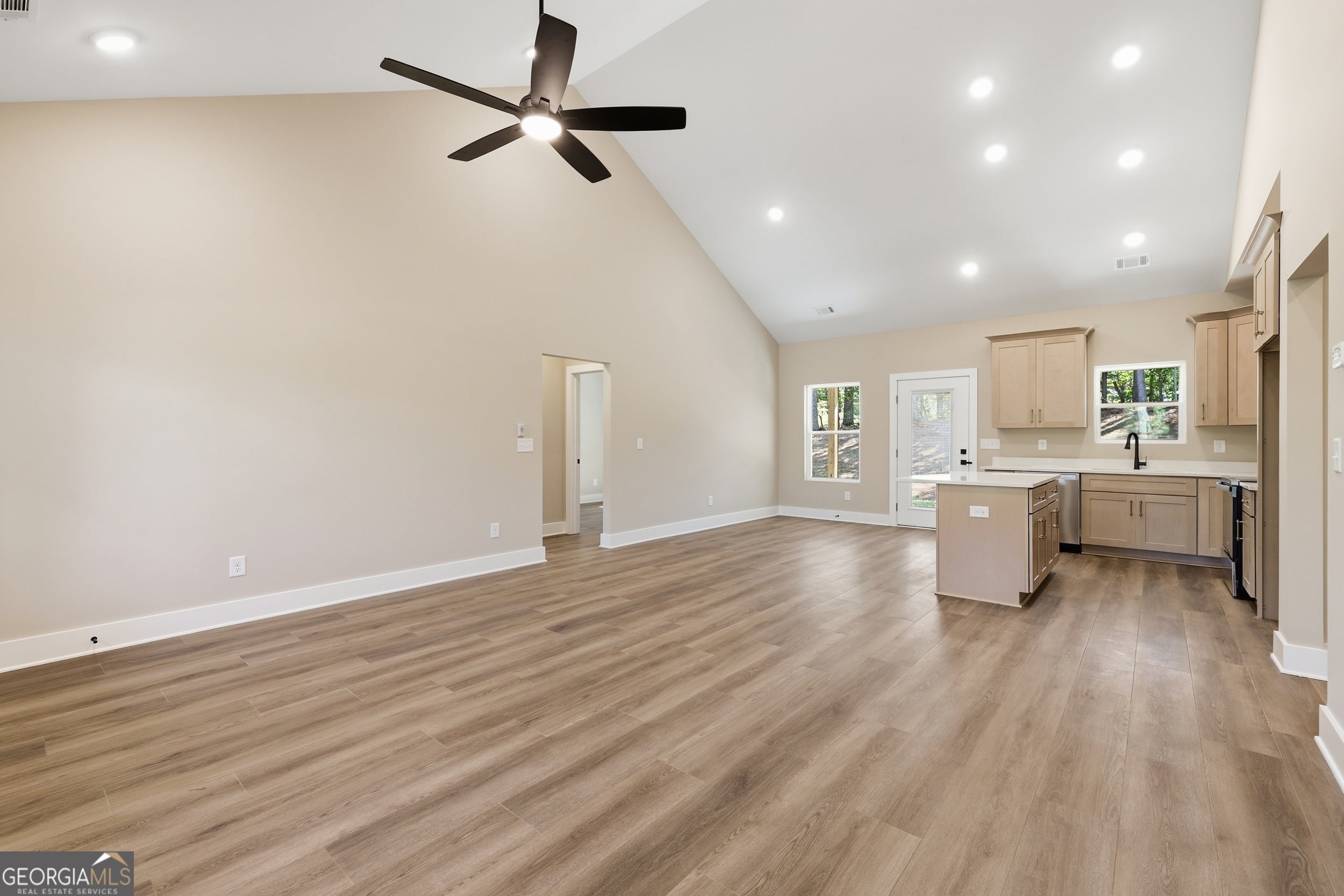 180 Edwards RD