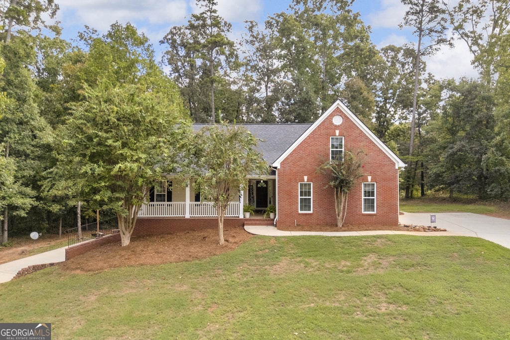 Photo of 49 Thornhill Circle, Jefferson, GA 30549 (MLS # 10854255)