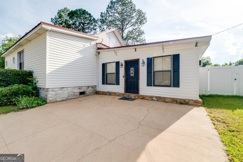 Photo of 73 Maxwell Street SE, Arlington, GA 39813 (MLS # 10786425)