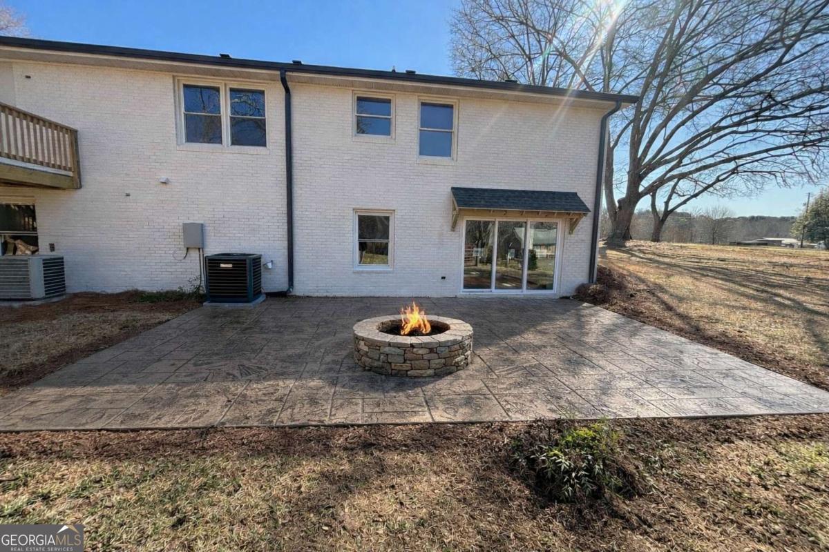 1209 County Line RD