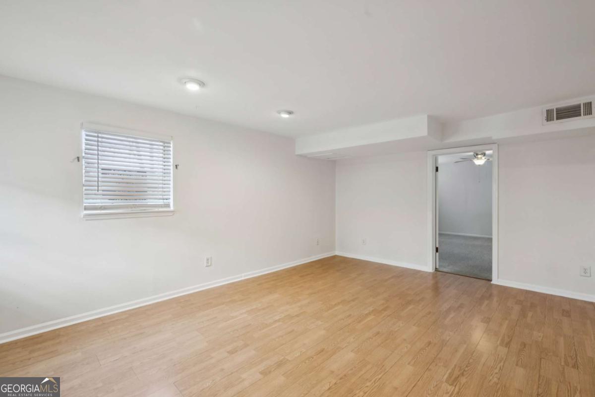 1233 Woodland AVE NE #5