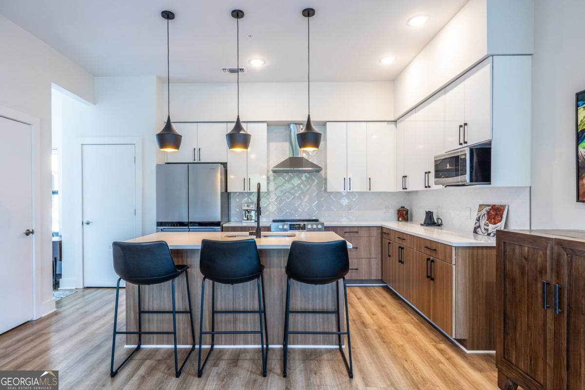 112 Rogers ST NE 208