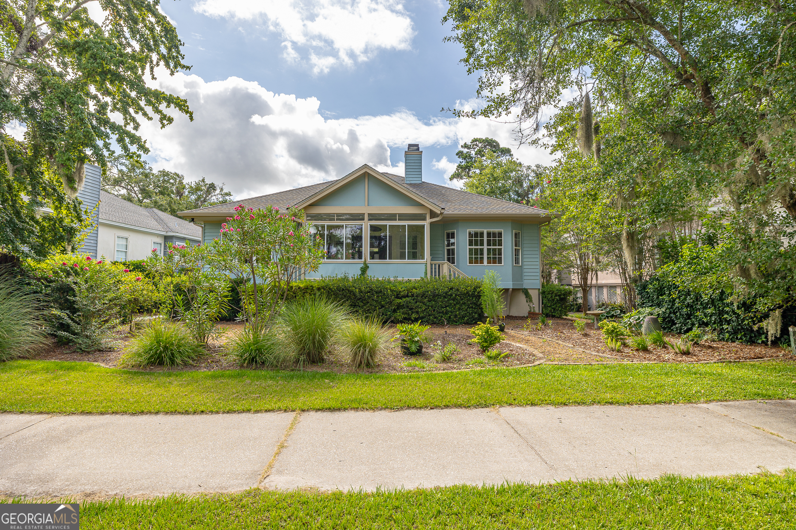 23 W Lake DR