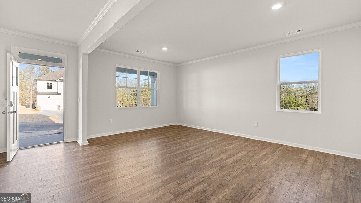 1472 Lincoln LN