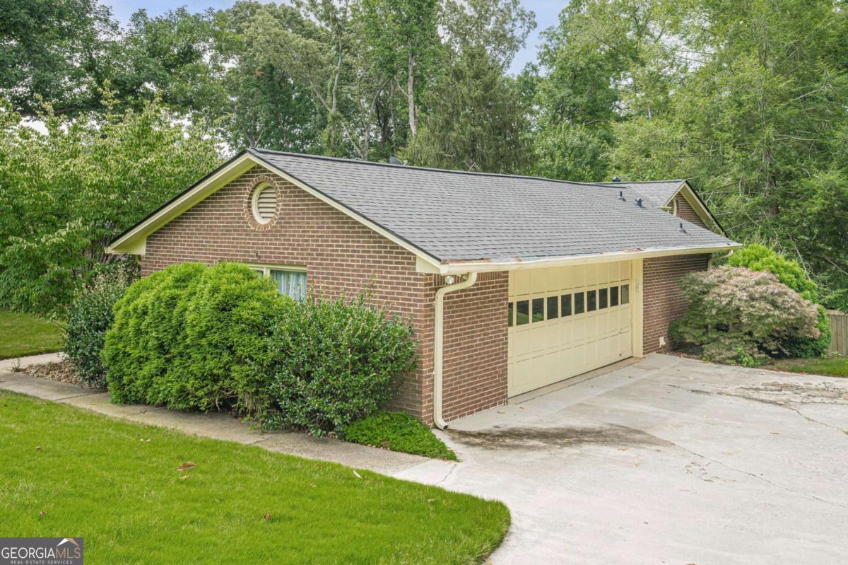 115 Farmstead LN