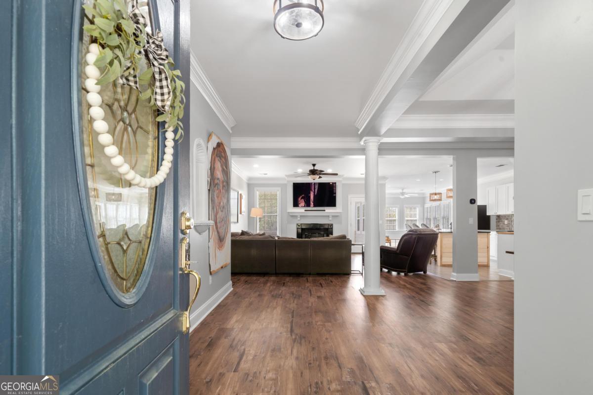 1081 Katherine LN