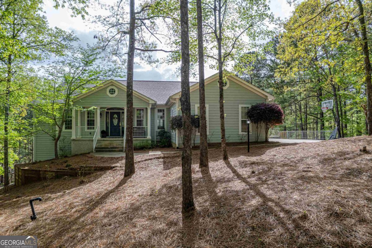 1081 Katherine LN