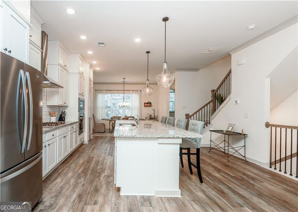 Photo of 810 Kenway Avenue, Alpharetta, GA 30076 (MLS # 10690738)