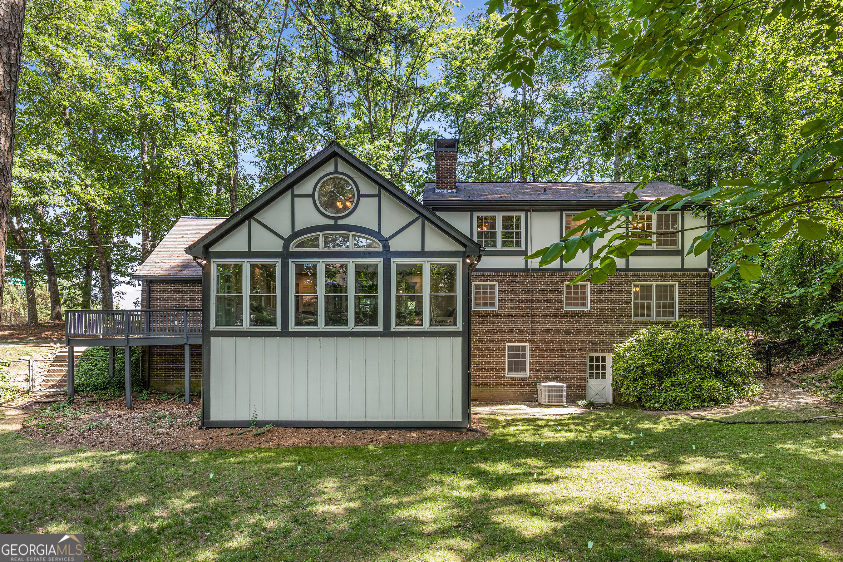 965 Heards Ferry RD
