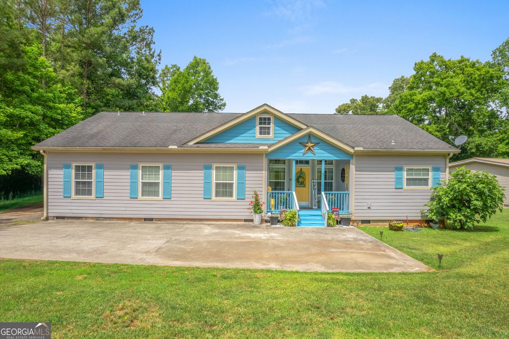Photo of 113 Edgewater Drive, Eatonton, GA 31024 (MLS # 10771276)