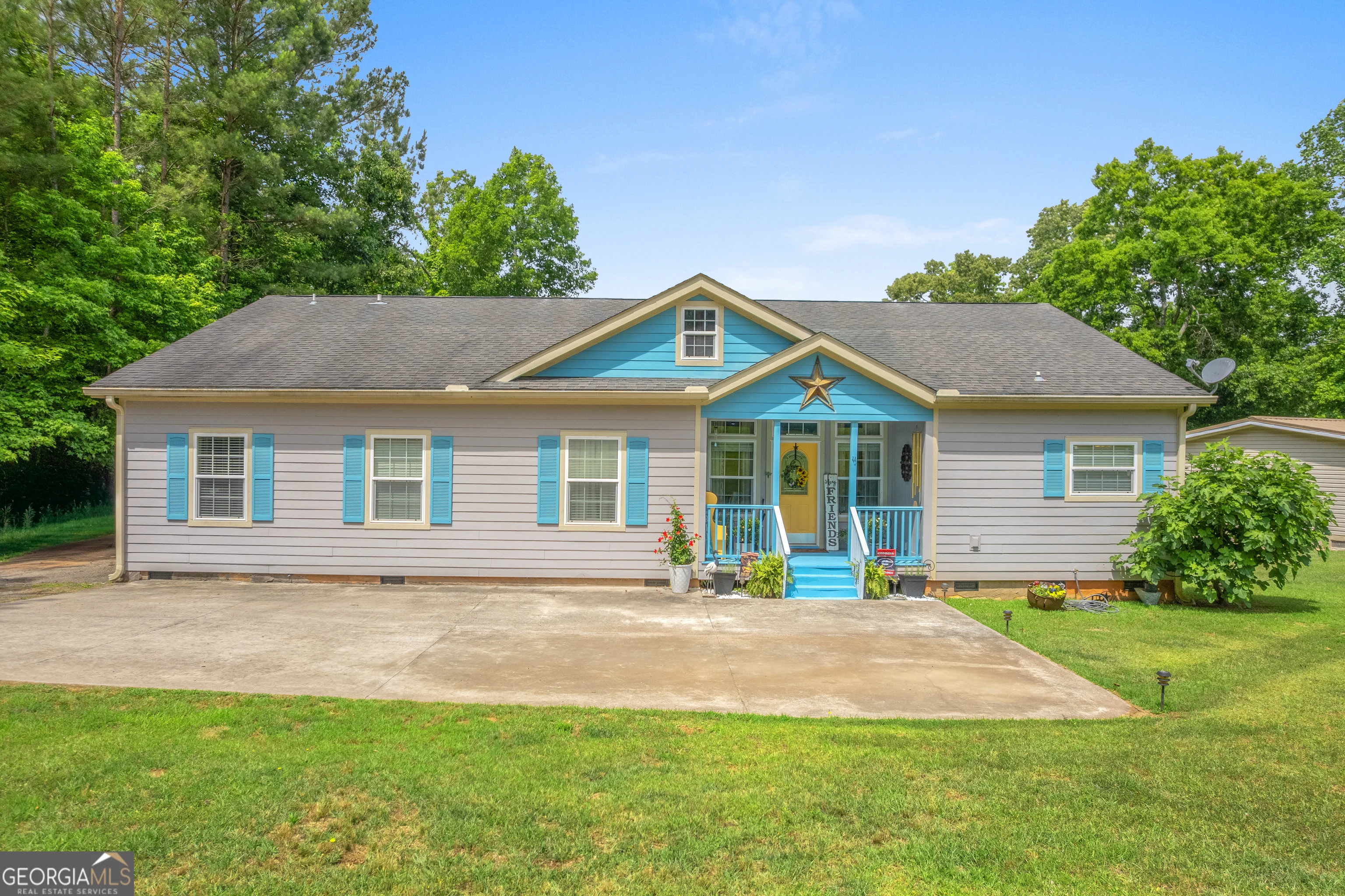 113 Edgewater Drive