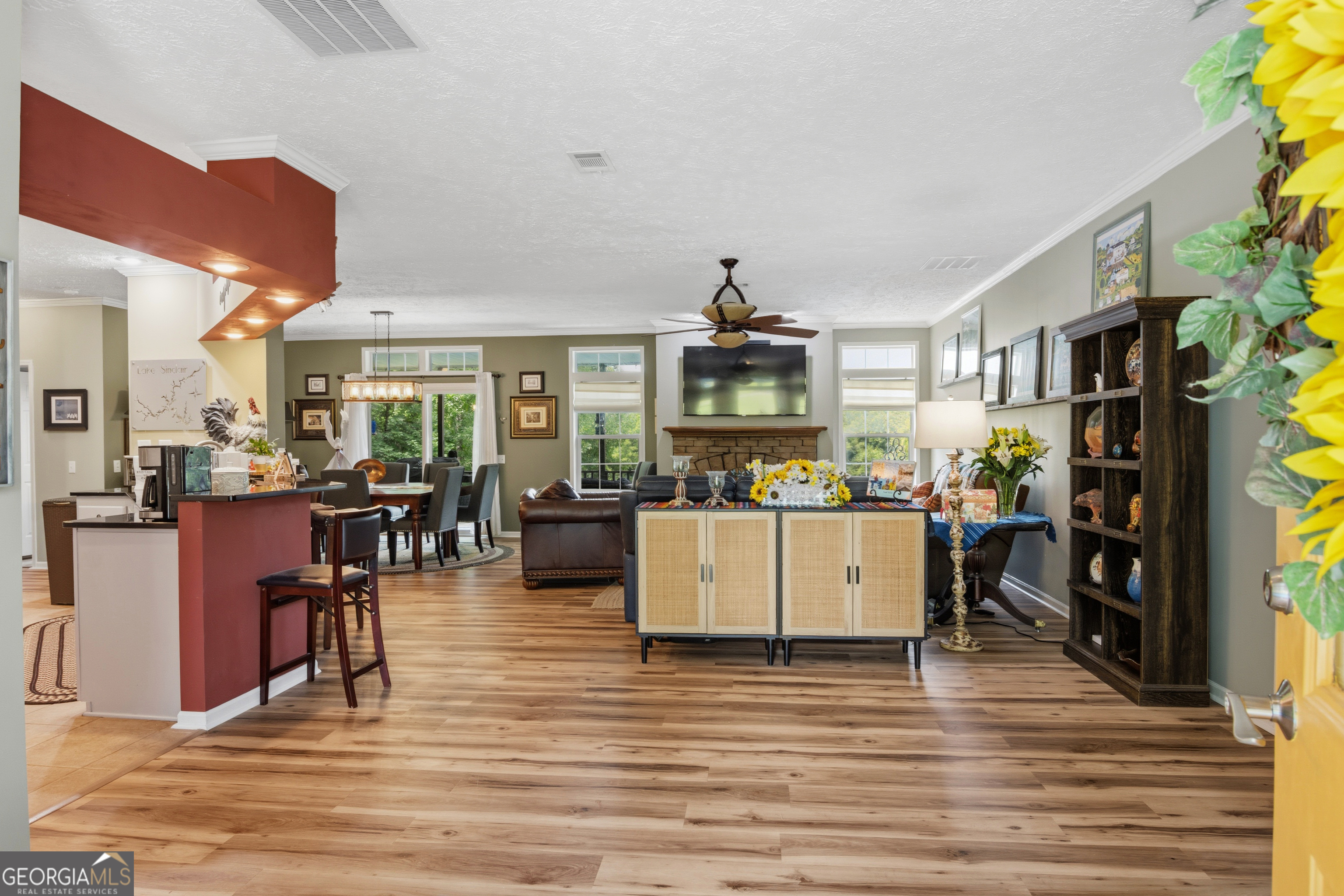 113 Edgewater DR