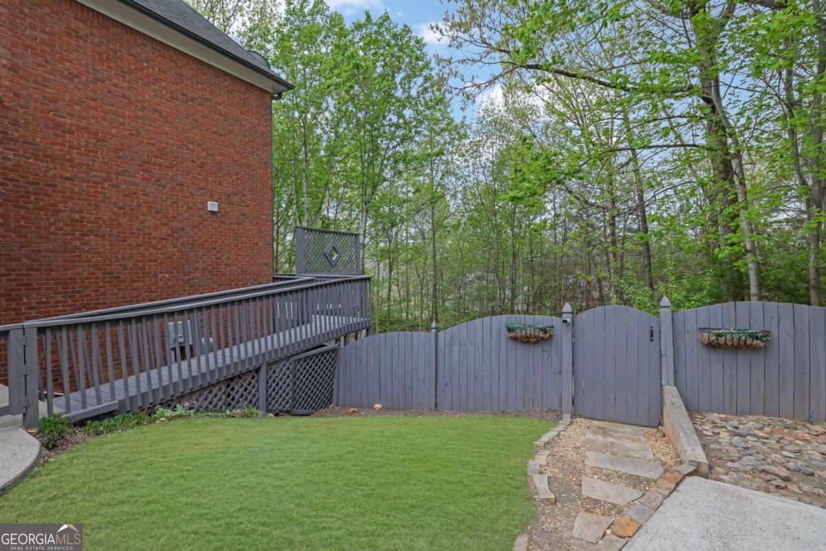 1025 Saint Marks WALK