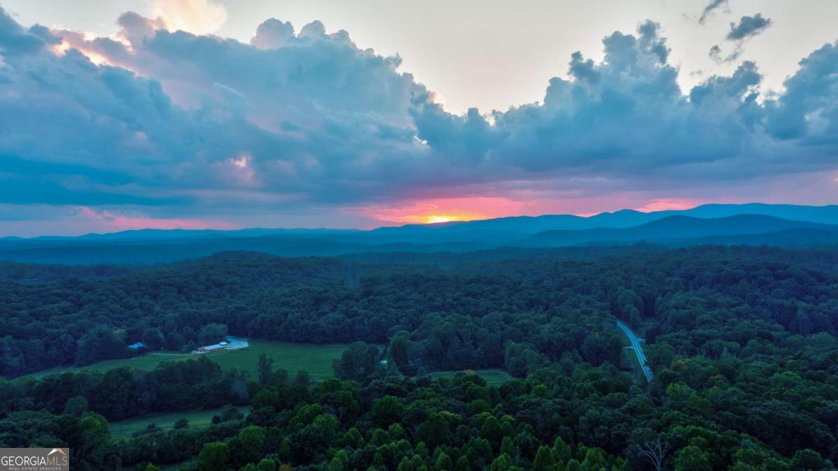 5 Grateful View Drive